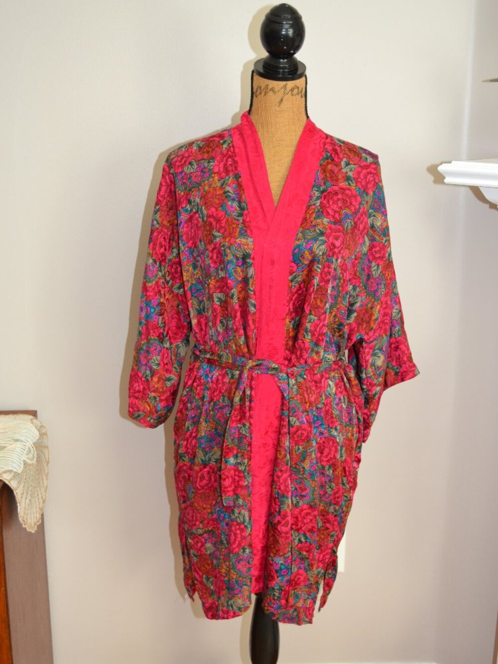 Vintage Victorias Secret 90s Y2K Gold Label 100% Silk Floral Robe Kimono Wrap